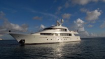 Motor yacht Dona Lola -  Main